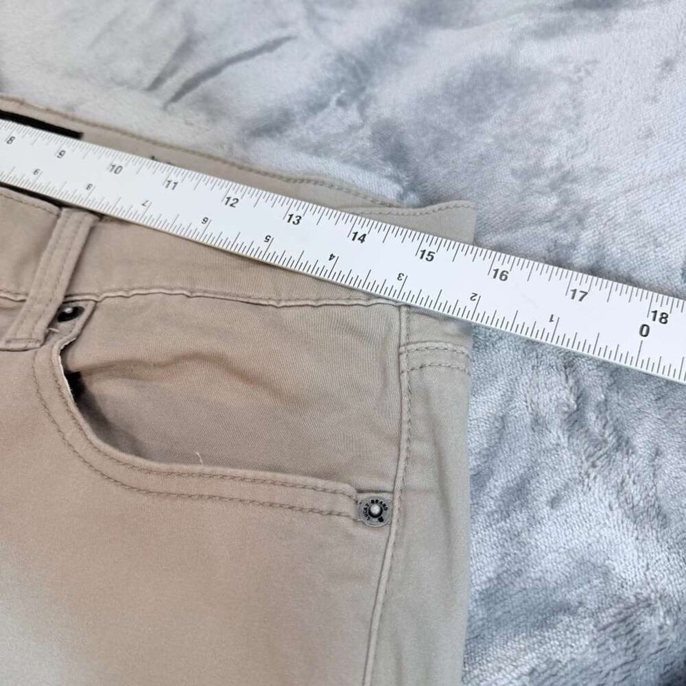 Lucky Brand 411 Athletic Taper Stretch Mens Khaki Silver Gray Chino Pants 30x30 - Picture 15 of 15